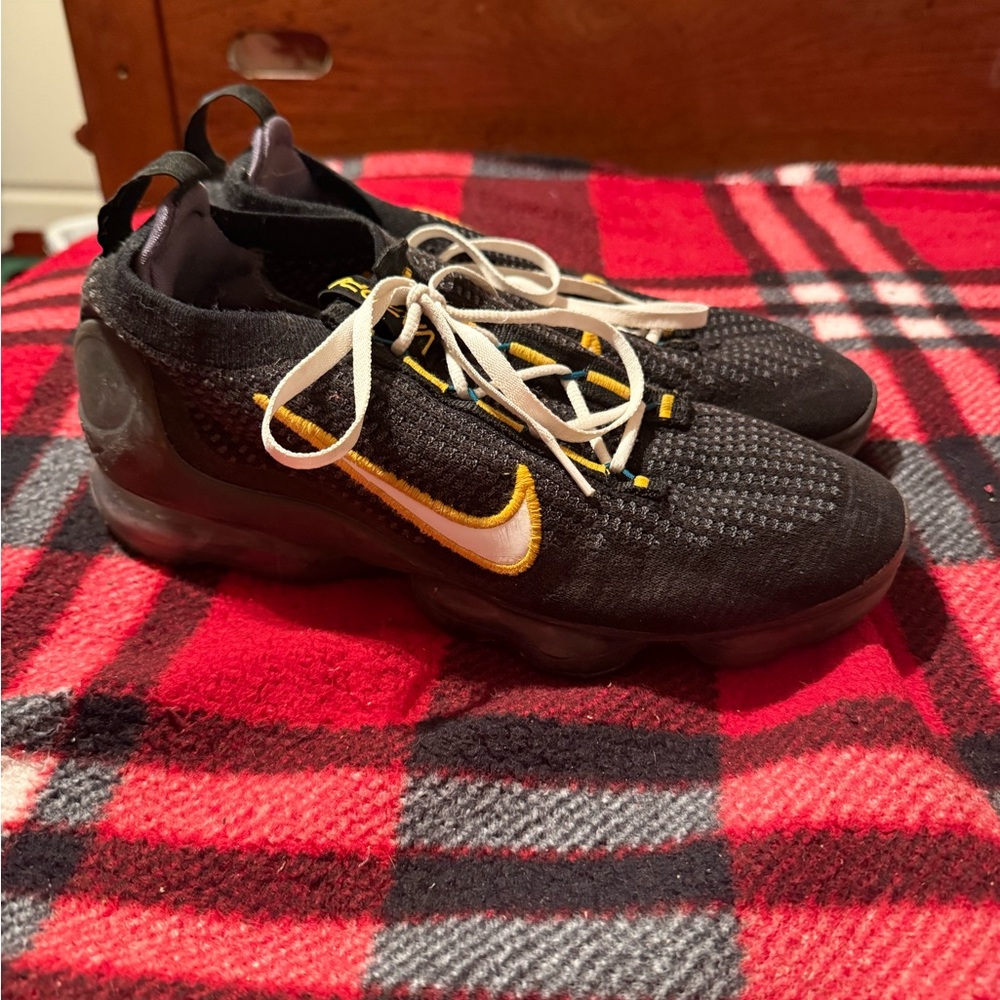Nike Black and Gold Athletic Shoes